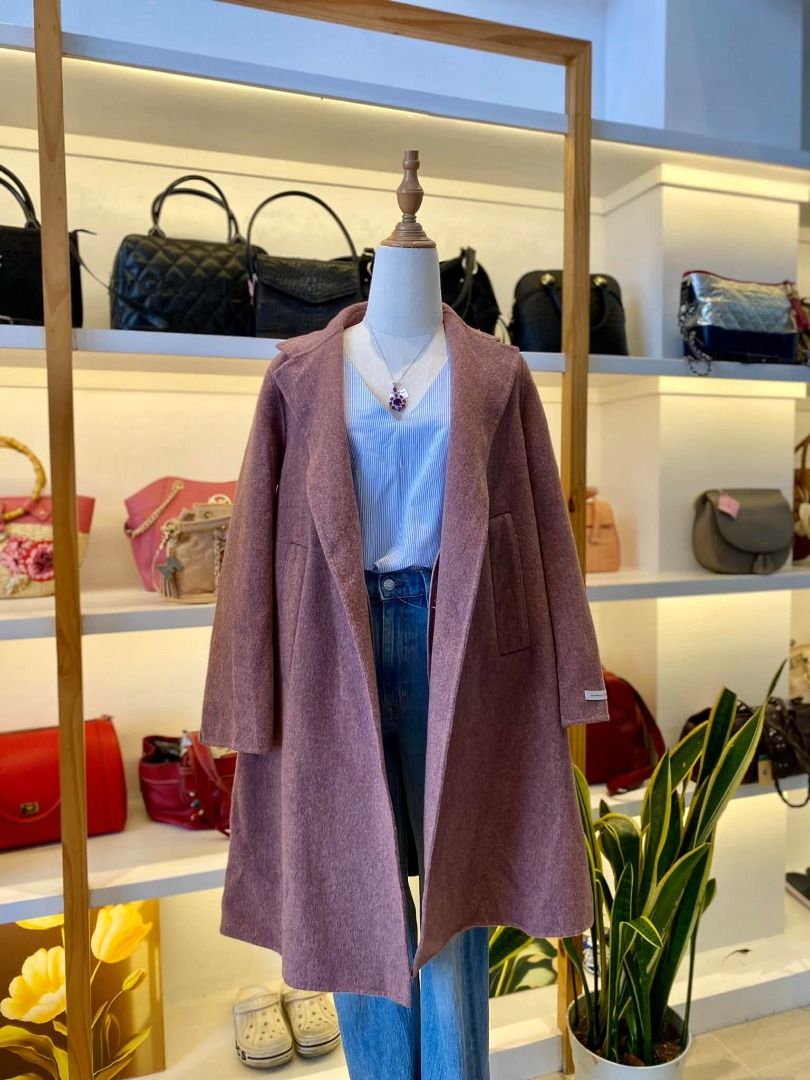 HIGH QUALITY LONG COAT (Category: Coats, Jackets and Outerwear) located in Baguio. Submitted by asna_taku (Listing ID 1461902722, Image 1). Description: S-M.