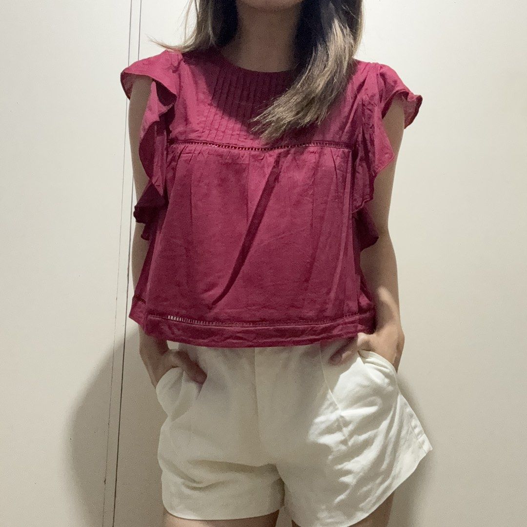 H&M Dark Red Blouse with Ruffled Sleeve (Category: Sleeveless) located in Cainta. Submitted by nicnicbg (Listing ID 1461943548, Image 1). Description: .