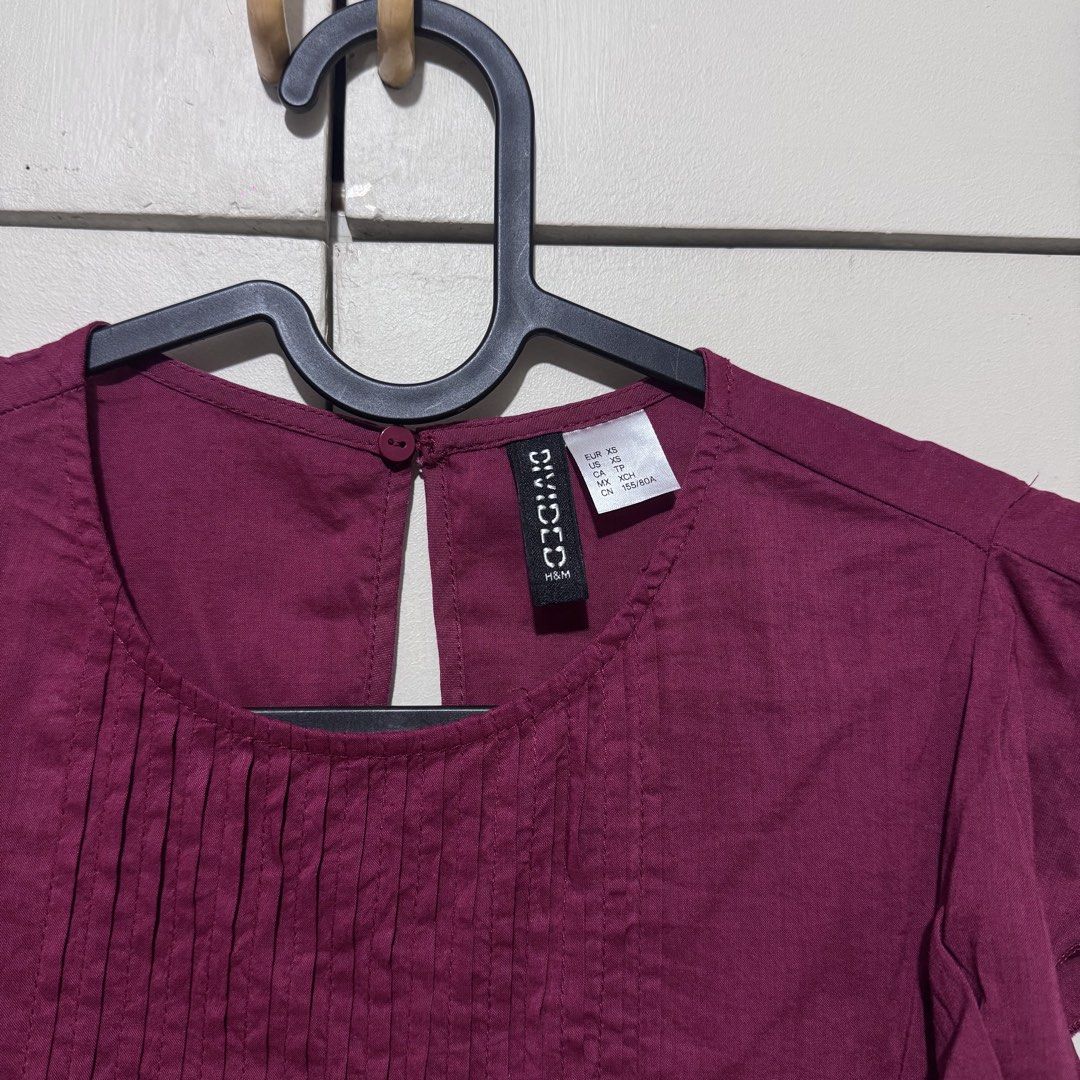 H&M Dark Red Blouse with Ruffled Sleeve (Category: Sleeveless) located in Cainta. Submitted by nicnicbg (Listing ID 1461943548, Image 3). Description: .