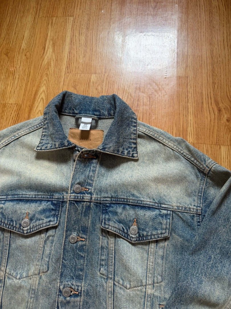 H&M &DENIM Washed Boxy Denim Jacket (Category: Coats, Jackets and Outerwear) located in Angeles City. Submitted by repurposedwear (Listing ID 1461808882, Image 2). Description: H&M &DENIM classic blue denim jacket. Washed-out, distressed look with button-up front and chest pockets. Perfect for layering and versatile styling. Dimes : W : 22.5 ‎L : 22 ‎ ‎mine - 600 ‎ ‎· excellent condition ‎· heavy, good fittings ‎· not thrifted, RFS too small for 