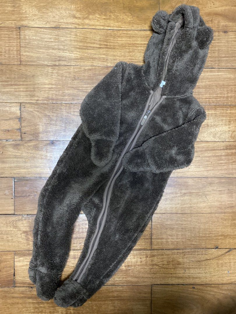 H&M Fleece Onesie (Category: Babies & Kids Fashion) located in Pasig City. Submitted by tidyupmama (Listing ID 1461904644, Image 1). Description: Almost new. Just used once. Fits 6-9m. .
