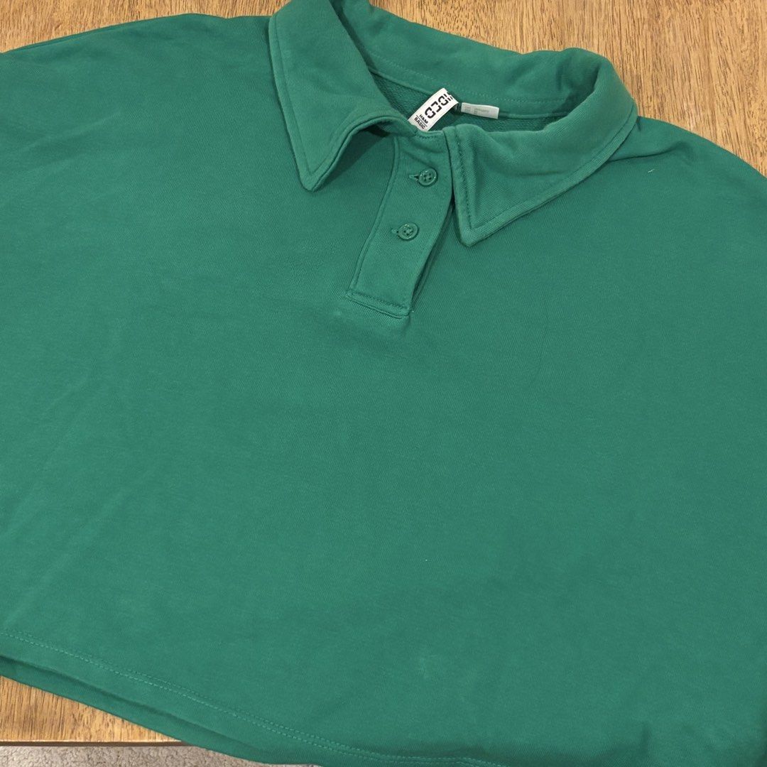 H&M Green Crop longsleeve (Category: Longsleeves) located in Marikina City. Submitted by holymollyz (Listing ID 1461982769, Image 3). Description: .