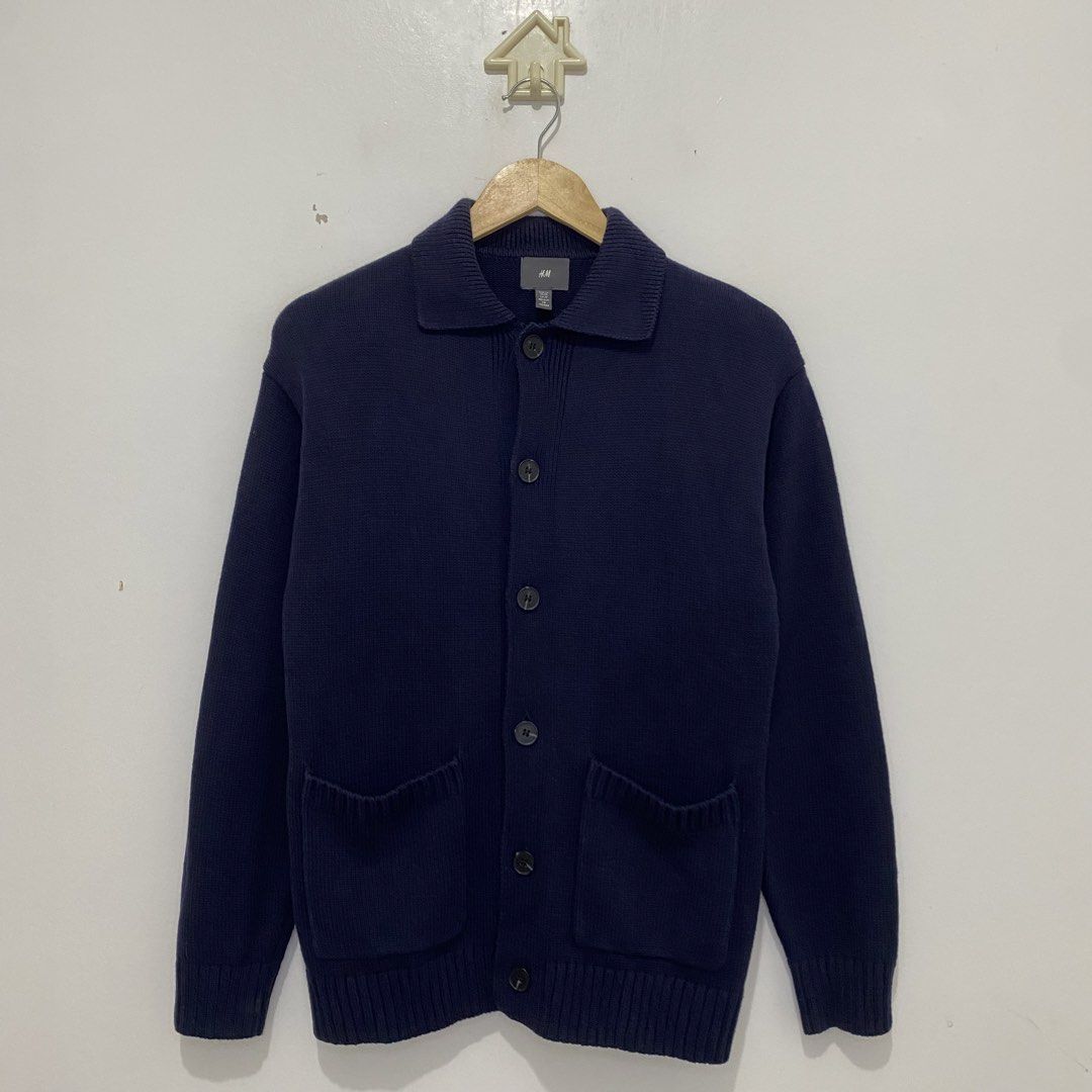 H&M Knitted Cardigan (Category: Coats, Jackets and Outerwear) located in Tanauan. Submitted by flexingthriftsph (Listing ID 1461955515, Image 1). Description: H&M Knitted Cardigan Xs on tag 19 inches - chest 26 inches - length Excellent condition -800.00.