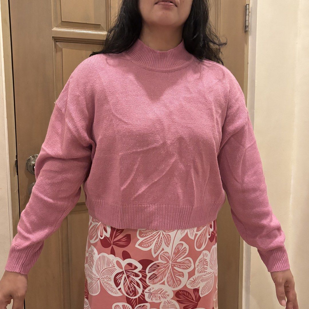 H&M Pink Turtle Neck Loose Longsleeve (Category: Longsleeves) located in Marikina City. Submitted by holymollyz (Listing ID 1461980494, Image 1). Description: .