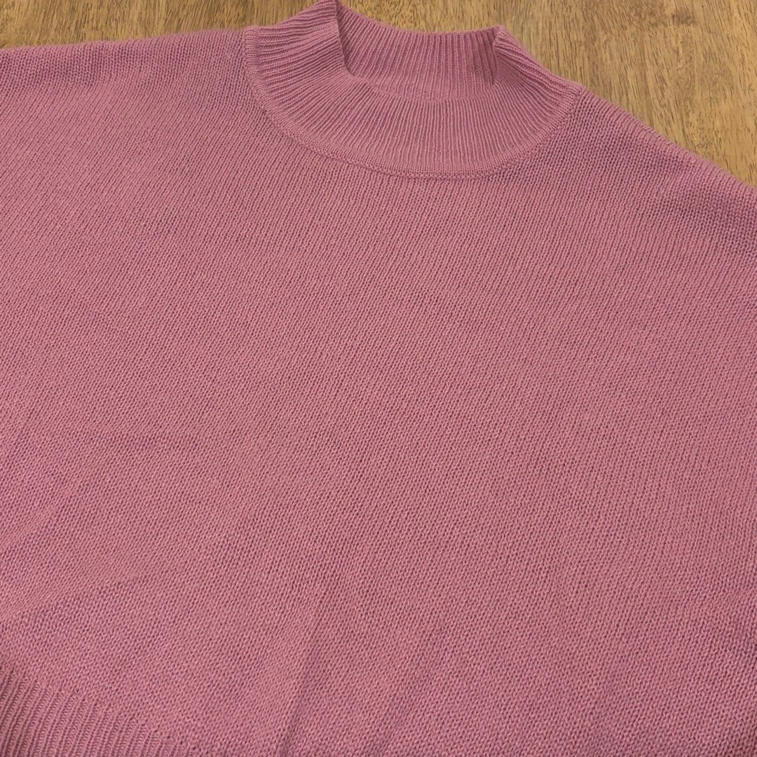 H&M Pink Turtle Neck Loose Longsleeve (Category: Longsleeves) located in Marikina City. Submitted by holymollyz (Listing ID 1461980494, Image 3). Description: .