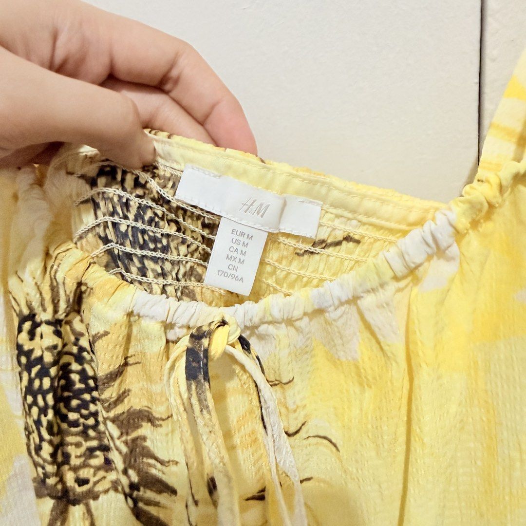 H&m puff sleeve blouse (Semi large) (Category: Blouses) located in Baguio. Submitted by baguiogurl2 (Listing ID 1461930193, Image 2). Description: New condition, no signs of use Super pretty and summery 🌈No when worn, if in doubt, do not buy 📭ships from Mandaluyong.