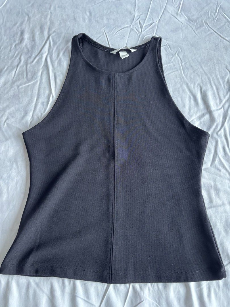 H&M Racerback Tank Top (Category: Sleeveless) located in Makati City. Submitted by argelenfau89191 (Listing ID 1461841516, Image 1). Description: Used Once Still in good condition RFS: wrong size .