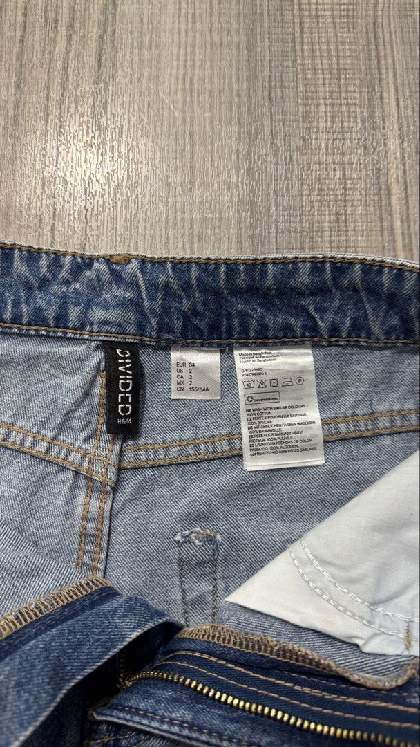 H&M Shorts (Category: Shorts) located in Orani. Submitted by iveecrz (Listing ID 1461858382, Image 3). Description: 24-25inch.