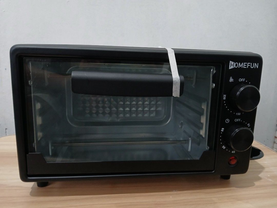 Home Fun 15L Electric Oven (Category: Ovens & Toasters) located in Manila. Submitted by ohsionbunny (Listing ID 1461853689, Image 1). Description: Home Fun 15L Electric Oven - Brand new with box; opened only to check item - Php 1300 (less 100 if payo) rfs: decluttering mop: GCash, Maya, Maribank mod: SDD only loc: Manila.