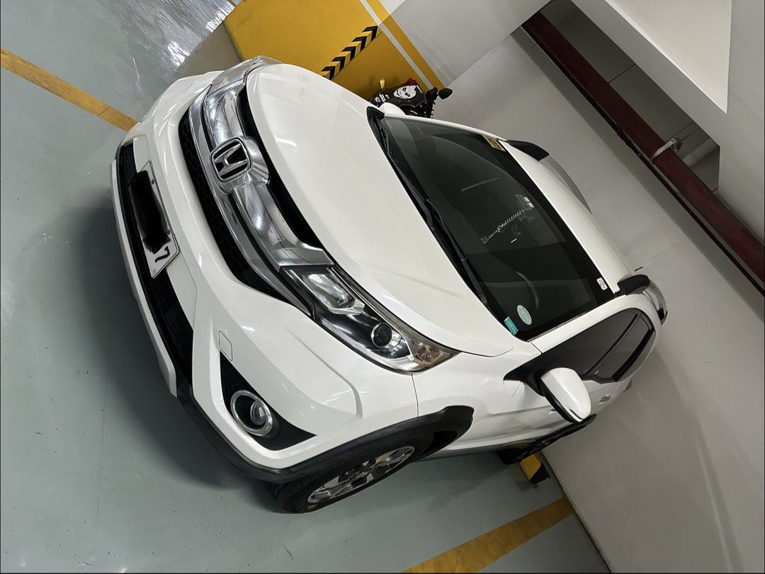 Honda BR-V (Category: Used Cars) located in Santa Rosa. Submitted by mamayeye (Listing ID 1461959724, Image 3). Description: Used HONDA BRV 2018 model TOP OF THE LINE Color➡️Pearl white Leather ➡️black ODO➡️less than 40,000 7-8 seaters PMS at Honda cars Makati (sept 15,2026) LTO Register 2026 Fully paid CLEAN TITLE READY TO TRANSFER ❌HINDI NABAHA! ❌HINDI NAAKSIDENTE! VERY GOOD CONDITION LOCATION INDANG CAVITE .