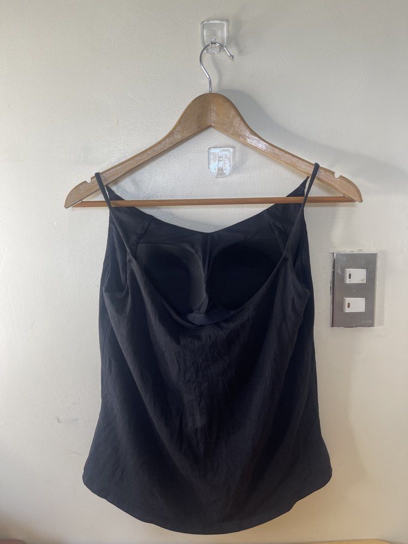 HQ Semi crop padded top a39 M/L (Category: Sleeveless) located in Baguio. Submitted by buyforless_2600 (Listing ID 1461859971, Image 2). Description: .