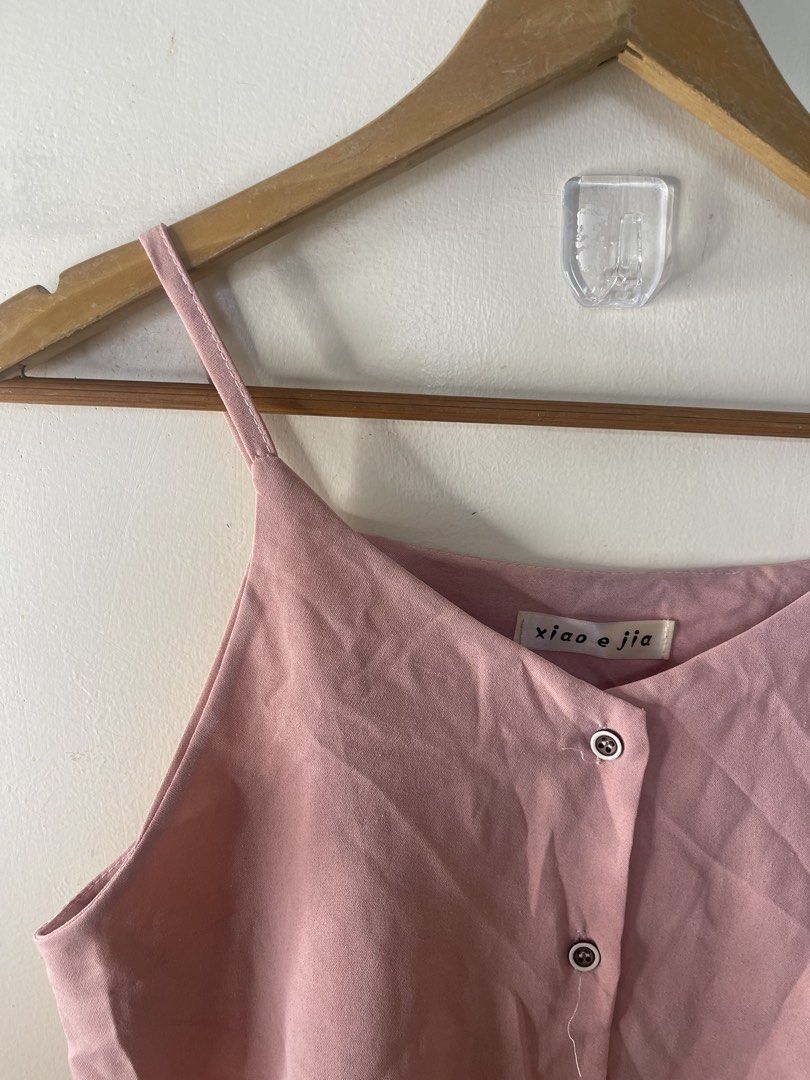 HQ top old rose s to m a37 (Category: Sleeveless) located in Baguio. Submitted by buyforless_2600 (Listing ID 1461858813, Image 2). Description: .