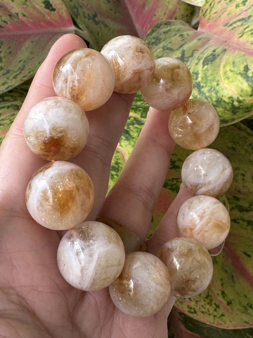 HQ TOWER CITRINE 4 BRACELET 🍋 M8_CIT013 (Category: Precious Stones) located in Bulacan. Submitted by selling_low_by_bella_ben (Listing ID 1461799621, Image 2). Description: HQ TOWER CITRINE 4 🍋 M8_CIT013 🏷️ 2500 19+ mm 16 cm wrist.