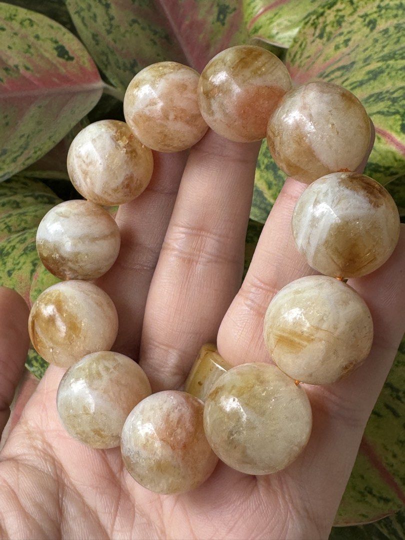HQ TOWER CITRINE 4 BRACELET 🍋 M8_CIT013 (Category: Precious Stones) located in Bulacan. Submitted by selling_low_by_bella_ben (Listing ID 1461799621, Image 3). Description: HQ TOWER CITRINE 4 🍋 M8_CIT013 🏷️ 2500 19+ mm 16 cm wrist.
