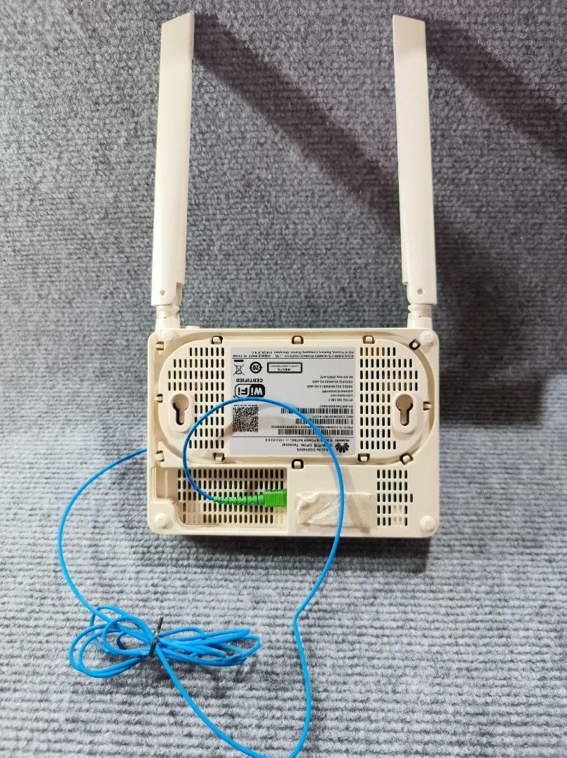 Huawei GPON Terminal WiFi Router (Category: Networking) located in San Leonardo. Submitted by burgossanleonardo.12345 (Listing ID 1461820628, Image 2). Description: - Huawei HG8145V5 GPON Terminal WiFi Router - Dual antennas for strong WiFi signal - Comes with blue fiber optic cable - Multiple LAN ports for wired connections - Ideal for reliable home internet setup -untested.