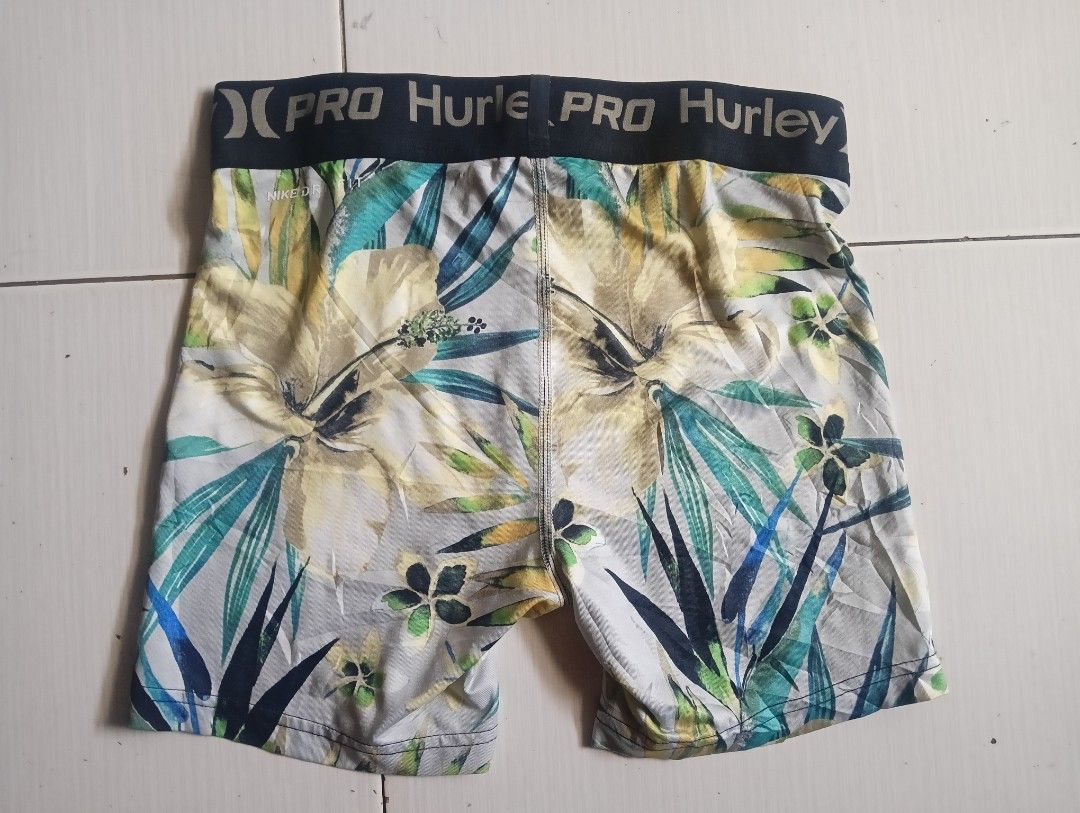 Hurley x Nike pro combat inner short (Category: Activewear) located in Subic. Submitted by gentlecloud-8030a3 (Listing ID 1462025215, Image 2). Description: Hurley x Nike pro combat inner Short size M excellent condition spandex 29 32.