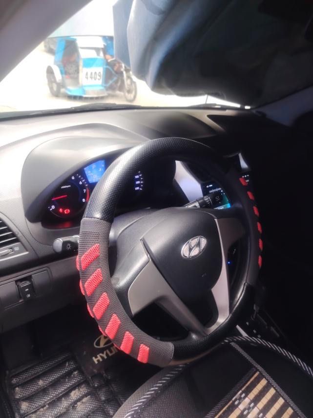 Hyundai Accent 1.4 GL (A) (Category: Used Cars) located in Manila. Submitted by joyieeexd (Listing ID 1461926913, Image 3). Description: Reason for selling: Marami na pong sasakyan need na mag bawas. :) My less pa pag sure. .