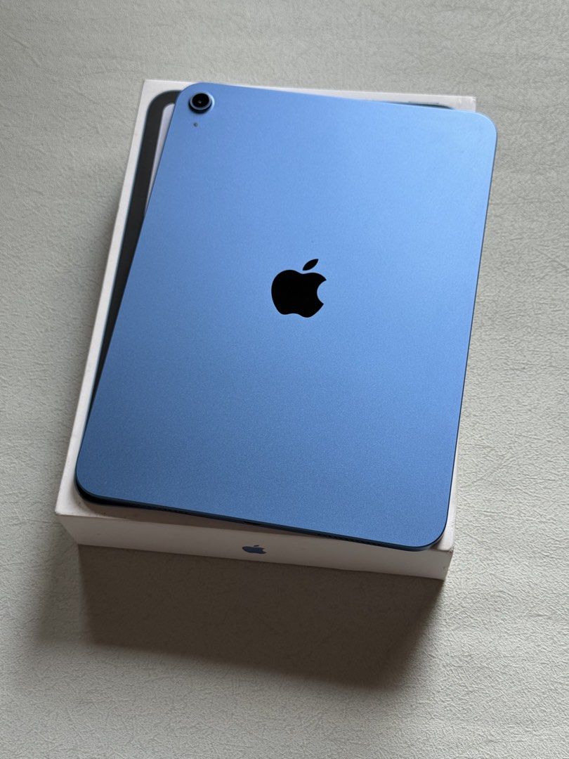 iPad A16 11th Gen 256GB Blue (Category: iPad) located in Quezon City. Submitted by apple__avenue (Listing ID 1461993559, Image 1). Description: Selling brand-new condition of iPad A16, 11th Gen, 256GB, & Blue. Under warranty until October 2026 & With battery health of 97%. Complete with Box, Manuals, Case, Cord, & 20W power adapter, Installed with screen protector. Meetups: SM Fairview, SM North, Cubao, Manila, Marikina, & nearbys places Shipping