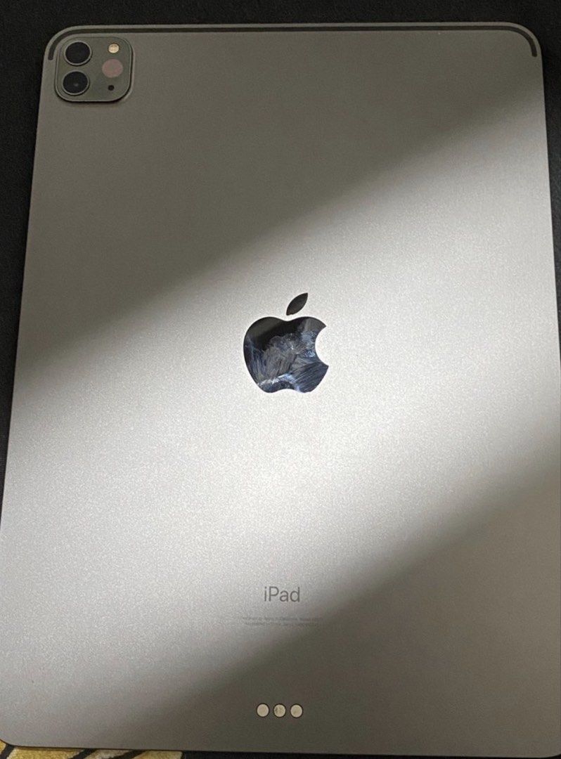 Ipad Pro (M1) (Category: iPad) located in Quezon City. Submitted by patrickdsullera103 (Listing ID 1461983456, Image 2). Description: Like brand new -128gb -Space grey -98% smoothness Inclusions: -box -charger -magnetic flip case rfs: -upgrade .