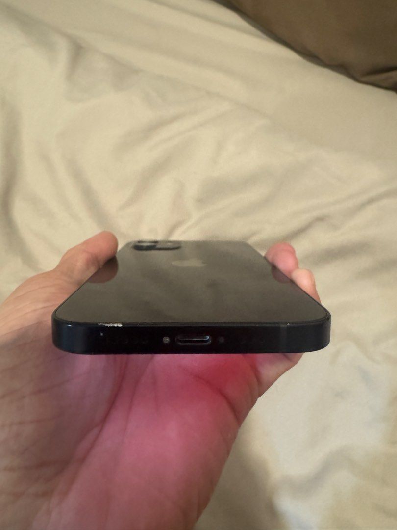 Iphone 12 128gb (Category: Cases & Sleeves) located in Manila. Submitted by neweagle_d2f9d9 (Listing ID 1461962999, Image 2). Description: Iphone 12 128gb Issues: walang .5 yung camera No face id Replaced battery.