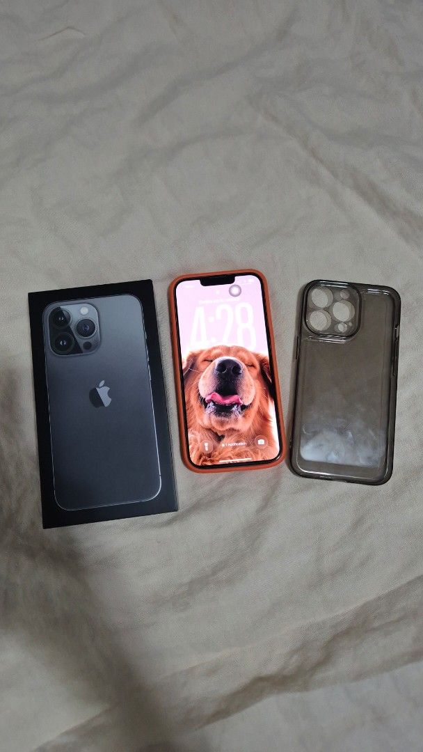 Iphone 13 pro 512gb (Category: iPhone 13 Series) located in Pasig City. Submitted by magnoliafern (Listing ID 1461878837, Image 2). Description: lady owned no issues, no sctches, no dents perfectly in good condition rfs is i upgraded i prefer you pick up the item in our office in pasig so you can check i thoroughly no warranty - iPhone 13 Pro - 512GB Storage - Color: Graphite - Includes original box - Comes with protective cases .