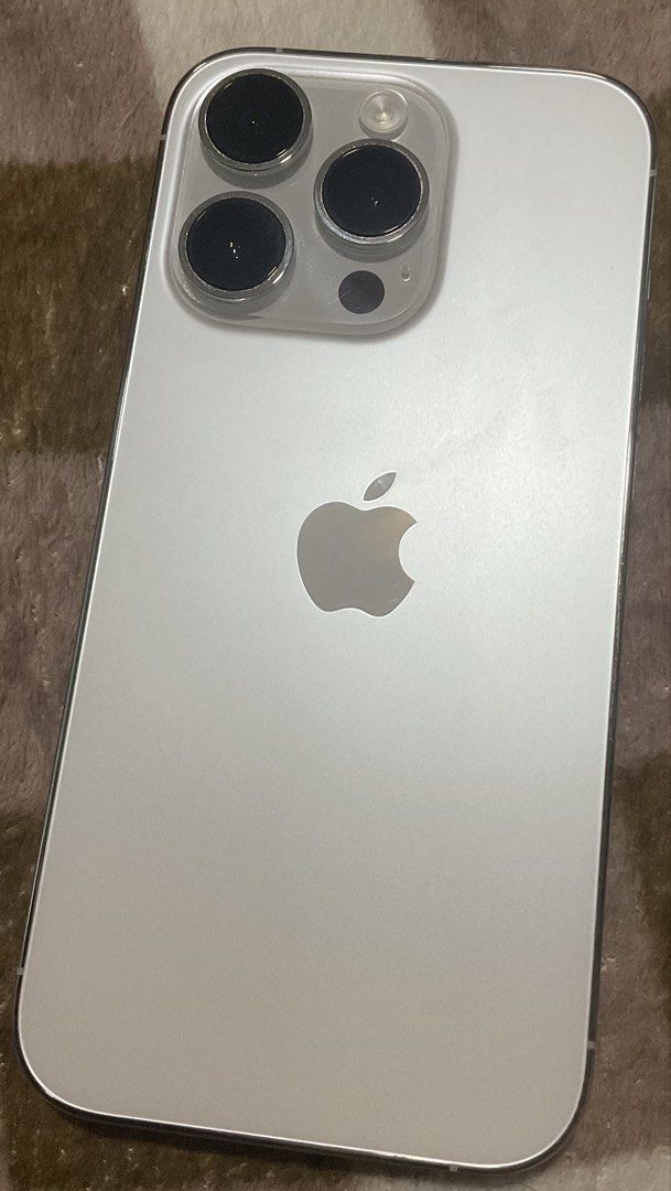 iPhone 14 Pro, 256GB (Category: iPhone 14 Series) located in Quezon City. Submitted by hannah_bookshop (Listing ID 1461826229, Image 1). Description: iPhone 14 Pro 256GB Silver No flaws outside and inside No dents, no scratches Fully working cameras, speakers, mic, screen and buttons No sim lock Physical sim + esim 79% Battery Health Never opened, all original parts Included: Box and Tempered Glass Not Included: Cord and Plug Price is negotiable,