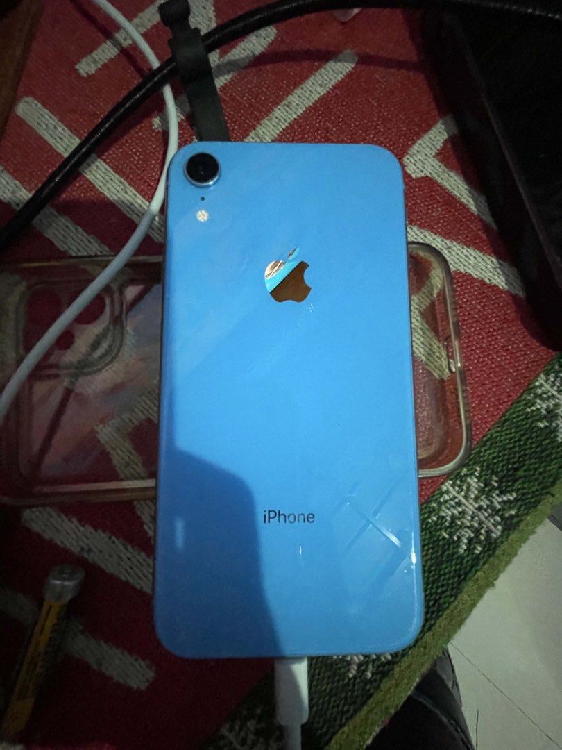 Iphone Xr (Category: iPhone X Series) located in Pasig City. Submitted by spidegoey (Listing ID 1462002602, Image 1). Description: FS IPHONE XR NO ISSUE 6500! COLOR BLUE 64gb 77bh No Issue Unli Reset !! Check to sawa W face id and true tone !!.