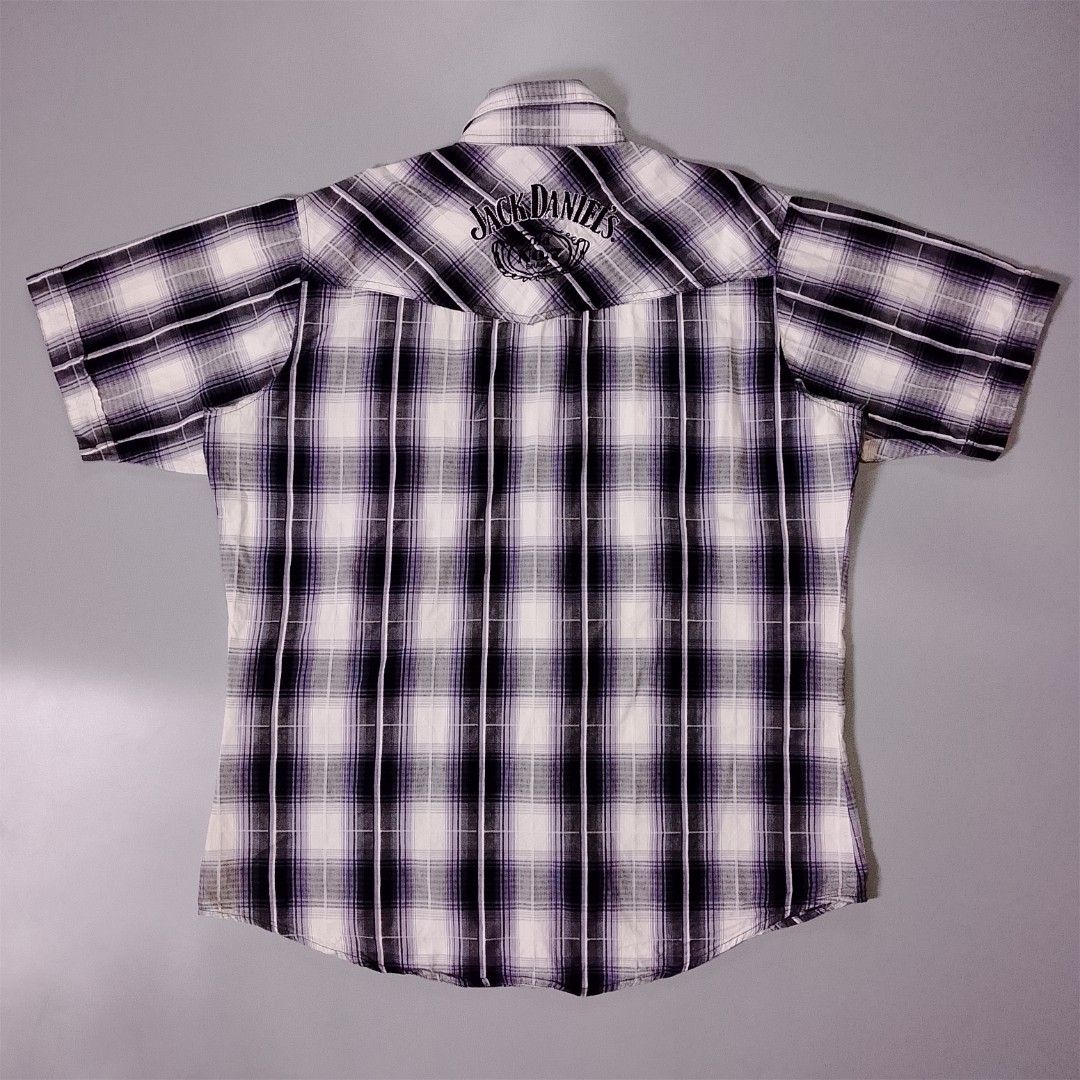 Jack Daniels (Category: Tshirts & Polo Shirts ) located in Taguig. Submitted by 8kthrifter (Listing ID 1461814785, Image 2). Description: Size: Medium Width: 22 Length: 27 Color Rate: 10/10 No issue Excellent Condition.