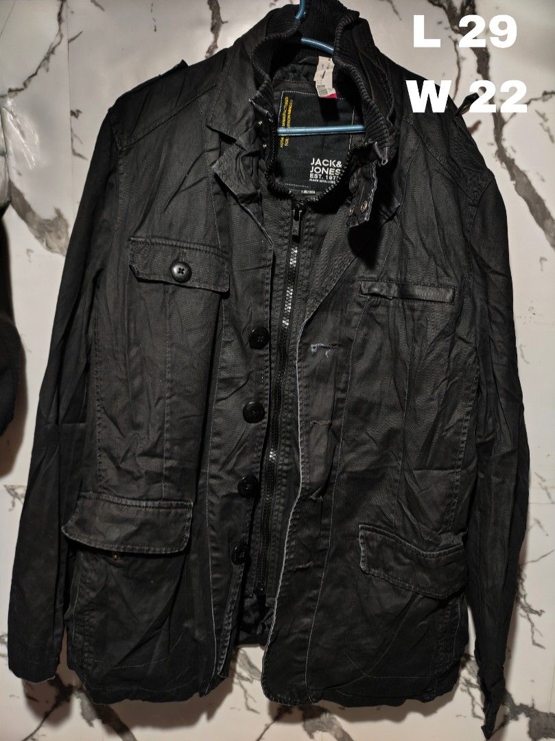 Jack&jones jacket (makapal) (Category: Coats, Jackets and Outerwear) located in Las Pinas. Submitted by yokiesse (Listing ID 1462016954, Image 1). Description: .