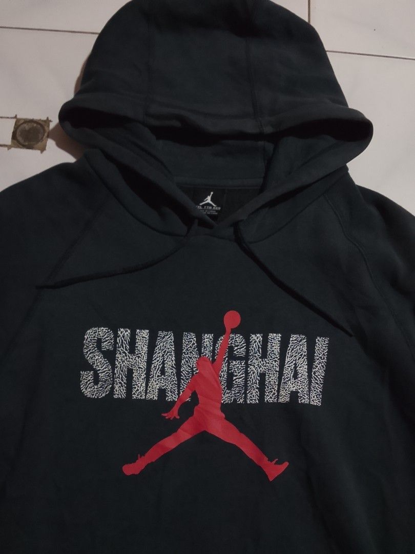 JD HOODIE ( SHANGHAI SPELLOUT ) (Category: Coats, Jackets and Outerwear) located in Manila. Submitted by steven.alex (Listing ID 1461847136, Image 2). Description: JUMPMAN HOODIE JACKET w pockets 2xl Width "23" Length "29" no issue as new condi.