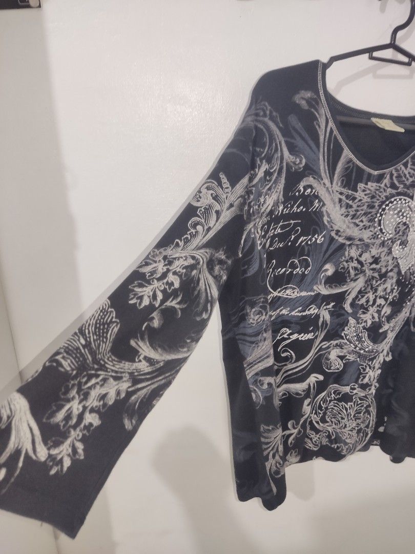 Jess & Jane fleur de lis scroll work, alternative y2k filigree pattern (Category: Shirts) located in Manila. Submitted by jackieee_petra (Listing ID 1461892358, Image 3). Description: Jess & Jane fleur de lis scroll work, filigree pattern with cursive handwriting for cute alt ppl 23.5x23cm sleeves: 17cm Price: 1250 Open for trades & offers (xtreme, tapout, afflic, xzavier, ed hard, dc, ecko, etc etc.) pref: L-XL Loc: Zaragoza Nueva Ecija Mop: Gca