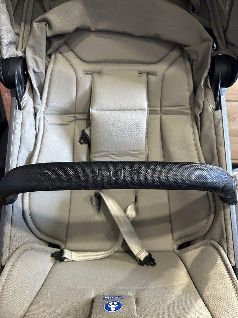 Joolz Aer 2 Complete Set (Category: Strollers) located in Baguio. Submitted by gray0912 (Listing ID 1461965518, Image 2). Description: Joolz Aer2 Buggy Sage Green Travel-friendly and lightweight With bumper bar (black) All working With receipt and manual Feel free to ask questions or video call for authenticity.