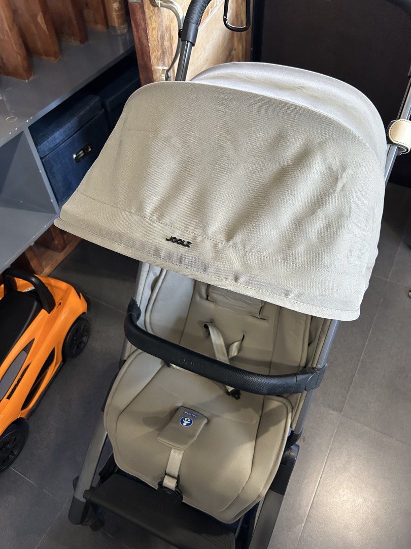 Joolz Aer 2 Complete Set (Category: Strollers) located in Baguio. Submitted by gray0912 (Listing ID 1461965518, Image 3). Description: Joolz Aer2 Buggy Sage Green Travel-friendly and lightweight With bumper bar (black) All working With receipt and manual Feel free to ask questions or video call for authenticity.
