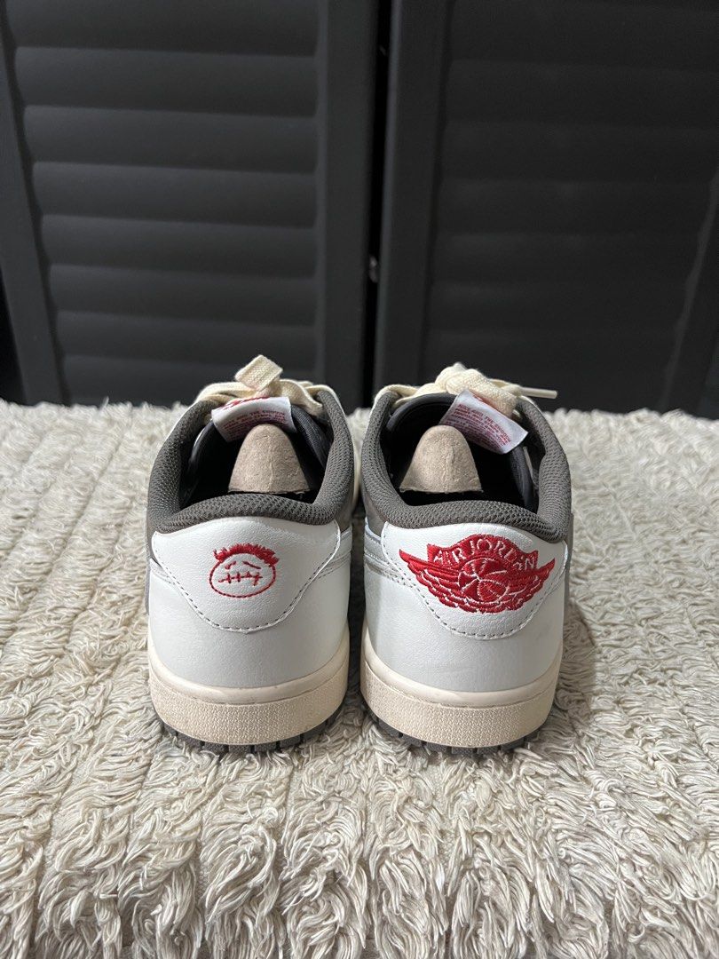 Jordan 1 x Travis Scott Reverse Mocha (Category: Casual Shoes) located in Angono. Submitted by odd.fitt (Listing ID 1461971566, Image 2). Description: UA LJR batch Not thrifted With box Bought last 2024, but used 5 times only Ingat na ingat sa paggamit, minimal crease🥶 8.5 US men 42 EU 26.5 cm .