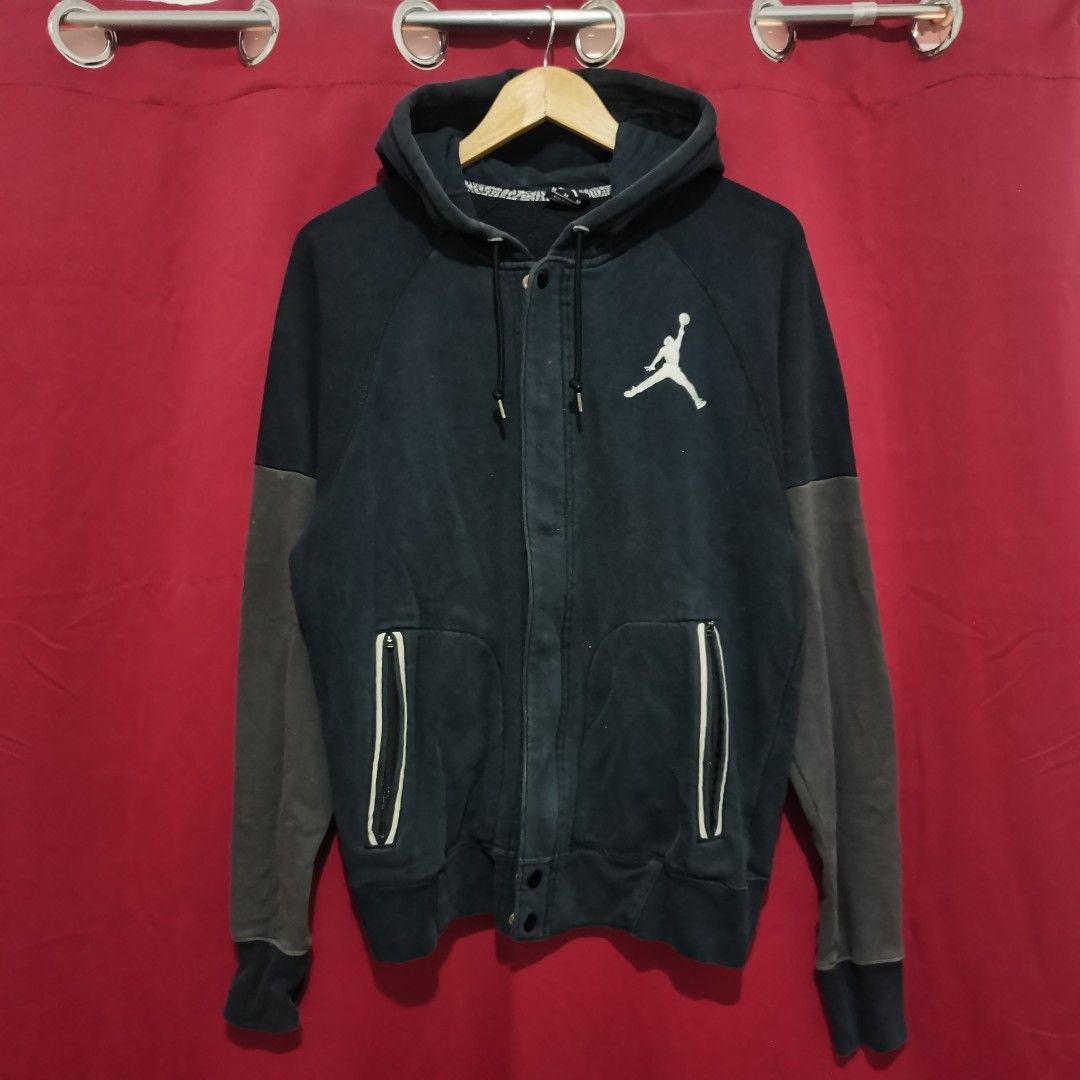 Jordan Hoodie Jacket (Category: Coats, Jackets and Outerwear) located in Bulacan. Submitted by retrorags.ph (Listing ID 1461902219, Image 2). Description: Size: M Condition Rate: 9/10 Color Rate: 7/10 Issue: none **Color may vary due lighting **Item is thrifted/preloved, please manage your expectations **For more photos and inquiries, please dm us.
