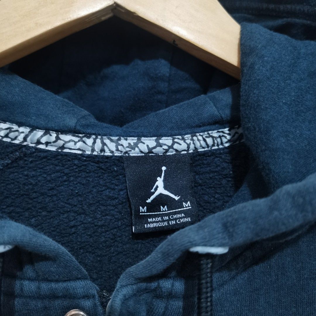 Jordan Hoodie Jacket (Category: Coats, Jackets and Outerwear) located in Bulacan. Submitted by retrorags.ph (Listing ID 1461902219, Image 3). Description: Size: M Condition Rate: 9/10 Color Rate: 7/10 Issue: none **Color may vary due lighting **Item is thrifted/preloved, please manage your expectations **For more photos and inquiries, please dm us.