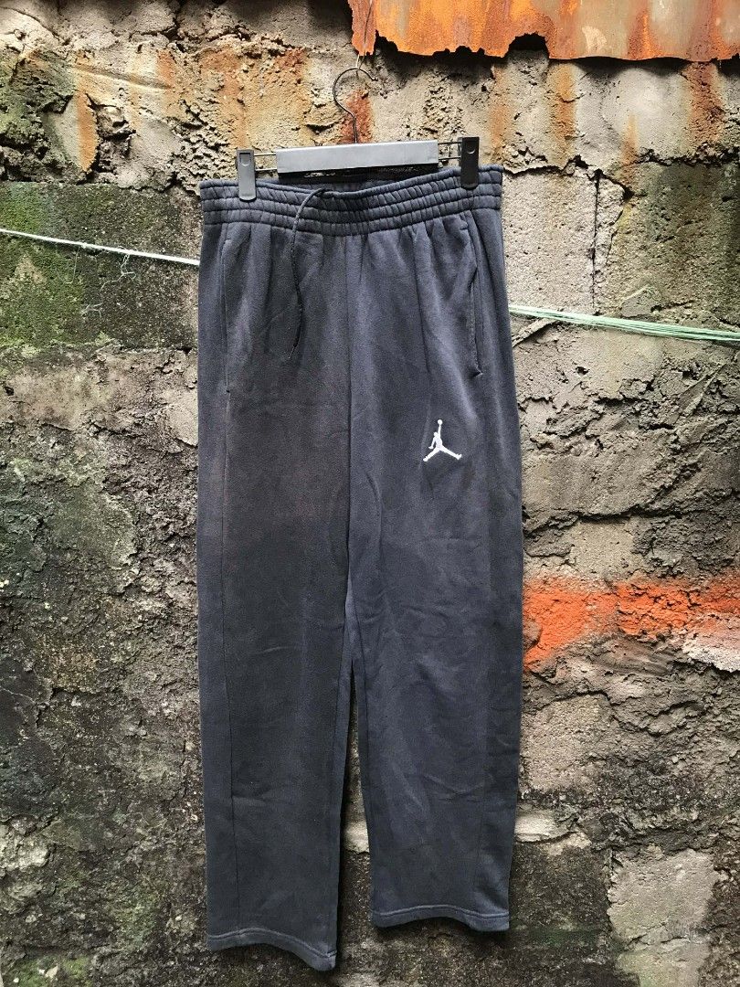 Jordan Sweatpants Joggers Size M (Category: Joggers) located in Quezon City. Submitted by carlodepaz (Listing ID 1461954075, Image 1). Description: Waist - 24 to 32 Length -39.5 Thigh - 12.4 Leg open - 8 price - 350 free ship via jnt .