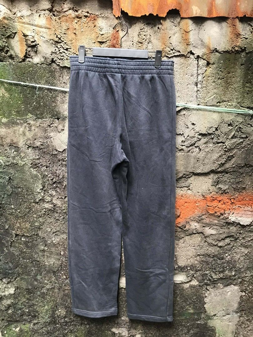 Jordan Sweatpants Joggers Size M (Category: Joggers) located in Quezon City. Submitted by carlodepaz (Listing ID 1461954075, Image 2). Description: Waist - 24 to 32 Length -39.5 Thigh - 12.4 Leg open - 8 price - 350 free ship via jnt .