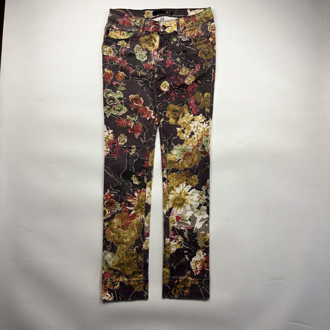 Just Cavalli Floral Print Pants (Category: Jeans) located in Makati City. Submitted by ragrepository (Listing ID 1461951020, Image 1). Description: Just Cavalli Floral Print Pants Tagged as 27 fits 30 Waist-15” Front rise-7.5” Back rise-10.5” Inseam-31” Outseam-39” Thigh-9” Knee-6.5” Leg opening-6” Condition-9/10 Flaw- None .