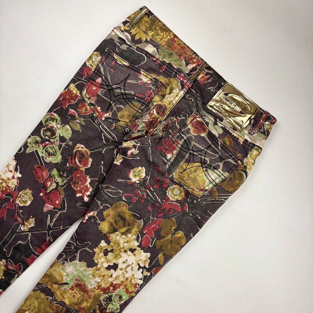 Just Cavalli Floral Print Pants (Category: Jeans) located in Makati City. Submitted by ragrepository (Listing ID 1461951020, Image 2). Description: Just Cavalli Floral Print Pants Tagged as 27 fits 30 Waist-15” Front rise-7.5” Back rise-10.5” Inseam-31” Outseam-39” Thigh-9” Knee-6.5” Leg opening-6” Condition-9/10 Flaw- None .