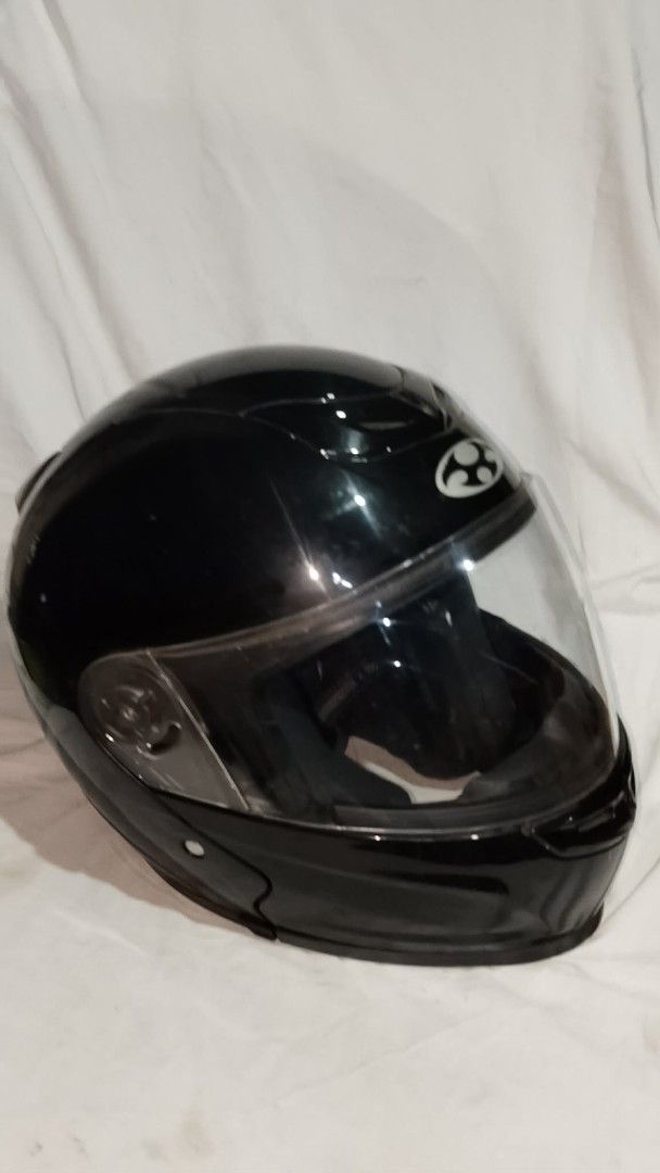Kabuto Valer Full Face Motorcycle Helmet (Category: Helmets and other Riding Gears) located in Quezon City. Submitted by jpnvintageonline (Listing ID 1461937006, Image 2). Description: - Black Kabuto Valer full face helmet - Clear visor - Clean interior padding - Chin strap included - Minor scuffs on exterior - Ready for your next ride.