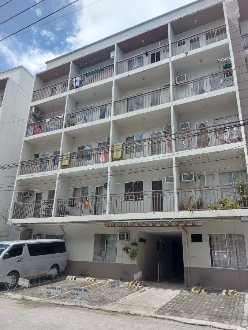 Kassel Residences Paranaque Studio Unit - Long term rent (Category: Apartments & Condos) located in Paranaque City. Submitted by diana1181 (Listing ID 1461910434, Image 1). Description: FOR RENT Kassel Residences Parañaque Studio Unit with Balcony (28.70 sqm) For Long Term Rent (1 year) Bare unit, 5th floor Building has no elevator Monthly rental fee of 10,000 pesos 1 month advance, 1 month deposit Inclusive of Association Dues Maximum of 4 occup