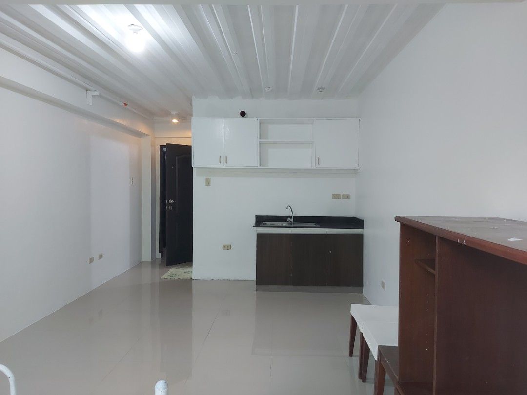 Kassel Residences Paranaque Studio Unit - Long term rent (Category: Apartments & Condos) located in Paranaque City. Submitted by diana1181 (Listing ID 1461910434, Image 3). Description: FOR RENT Kassel Residences Parañaque Studio Unit with Balcony (28.70 sqm) For Long Term Rent (1 year) Bare unit, 5th floor Building has no elevator Monthly rental fee of 10,000 pesos 1 month advance, 1 month deposit Inclusive of Association Dues Maximum of 4 occup