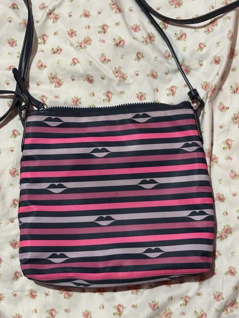 Kate Spade Lip Cross body nylon bag (Category: Cross-body Bags) located in Manila. Submitted by venus_demilo (Listing ID 1461848832, Image 3). Description: .