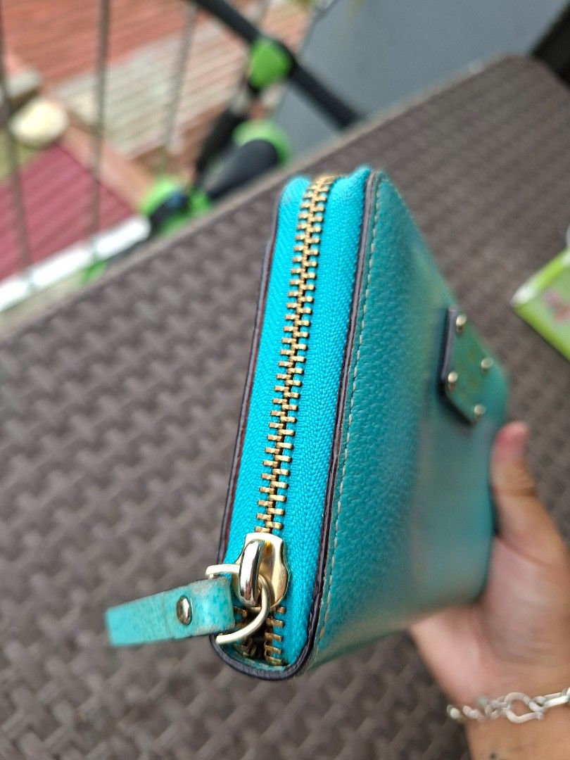 Kate spade wallet (Category: Wallets & Card holders) located in Baguio. Submitted by meganmeganv (Listing ID 1462029062, Image 3). Description: .