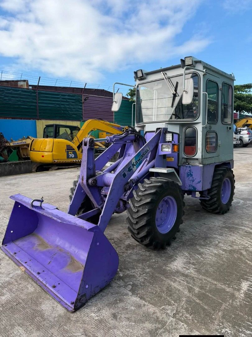 Kawasaki miniloader (Category: Industrial Equipment) located in Manila. Submitted by joemelynas44875 (Listing ID 1461851627, Image 1). Description: kawasaki RA400 mini loader 3,771 hours 3 cylinder 4x4 4 thick tires Japan surplus Free fully recondition Free repaint and upholstery With 1 month warranty for pump and engine For more details and inquiries pls PM.