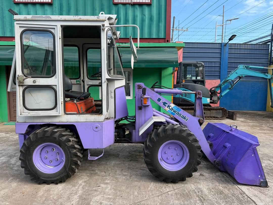 Kawasaki miniloader (Category: Industrial Equipment) located in Manila. Submitted by joemelynas44875 (Listing ID 1461851627, Image 3). Description: kawasaki RA400 mini loader 3,771 hours 3 cylinder 4x4 4 thick tires Japan surplus Free fully recondition Free repaint and upholstery With 1 month warranty for pump and engine For more details and inquiries pls PM.