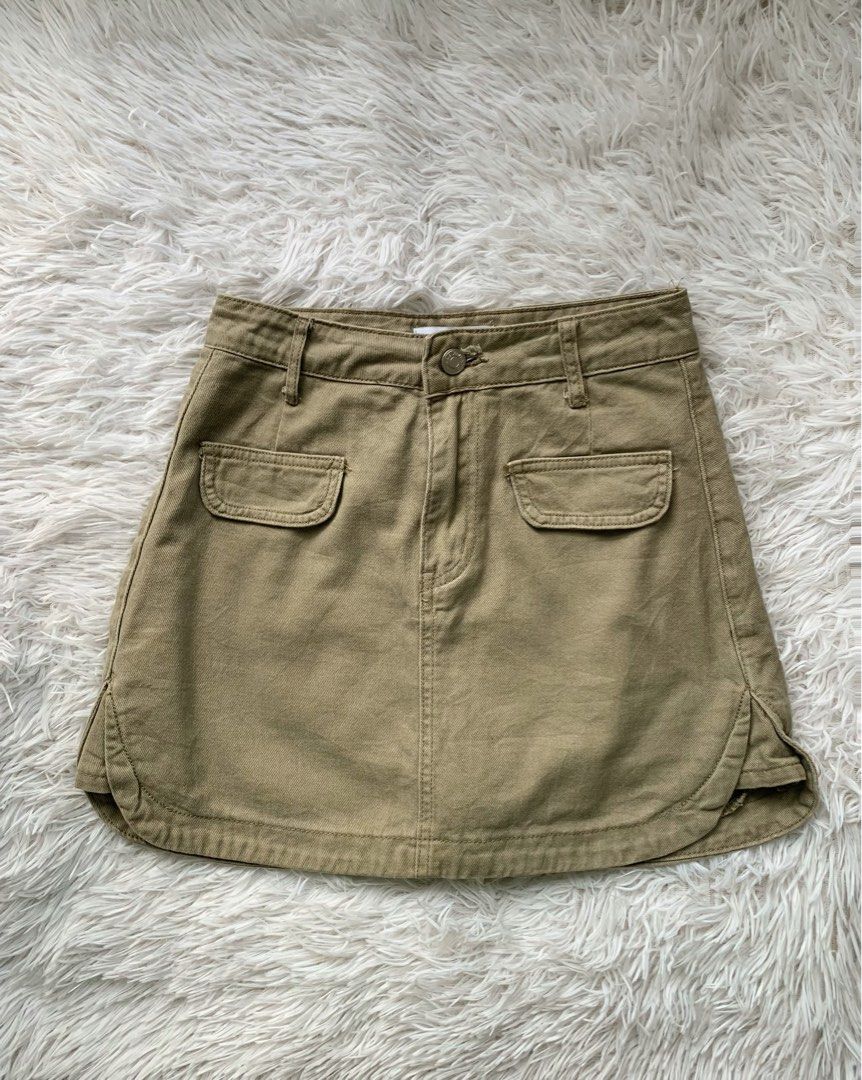 Khaki Skirt (Category: Skirts) located in San Carlos. Submitted by findsbymiles (Listing ID 1461894867, Image 1). Description: waist: 24-28 no issues sf will be shouldered by the buyer mop: gcash | mod: jnt delivery 📍san carlos, pangasinan.