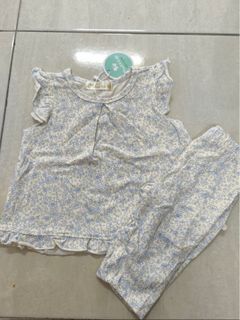 (Category: ) located in . Submitted by thriftbyneesa (Listing ID 1461999109, Image 1). Description: .