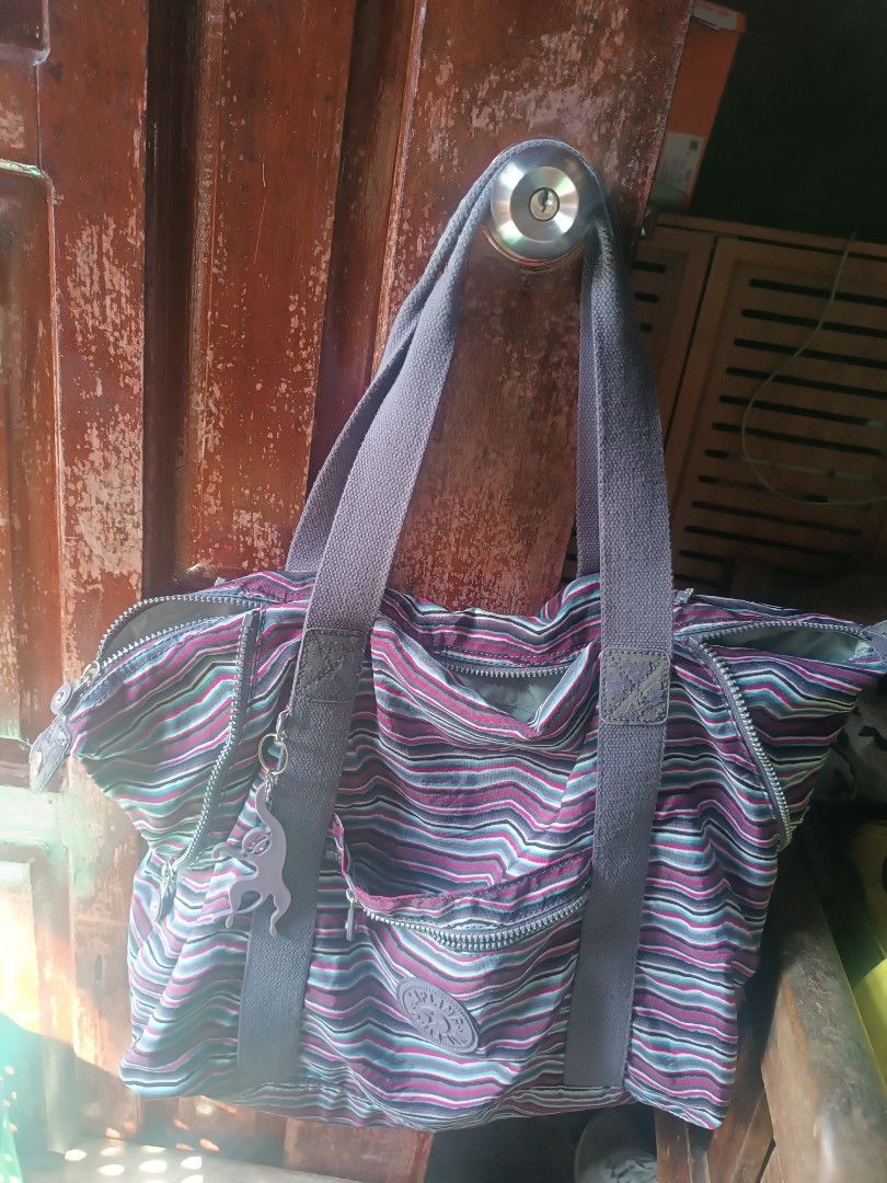 Kipling (Category: Backpacks) located in Davao. Submitted by epiclion-c7dd (Listing ID 1461894712, Image 3). Description: .